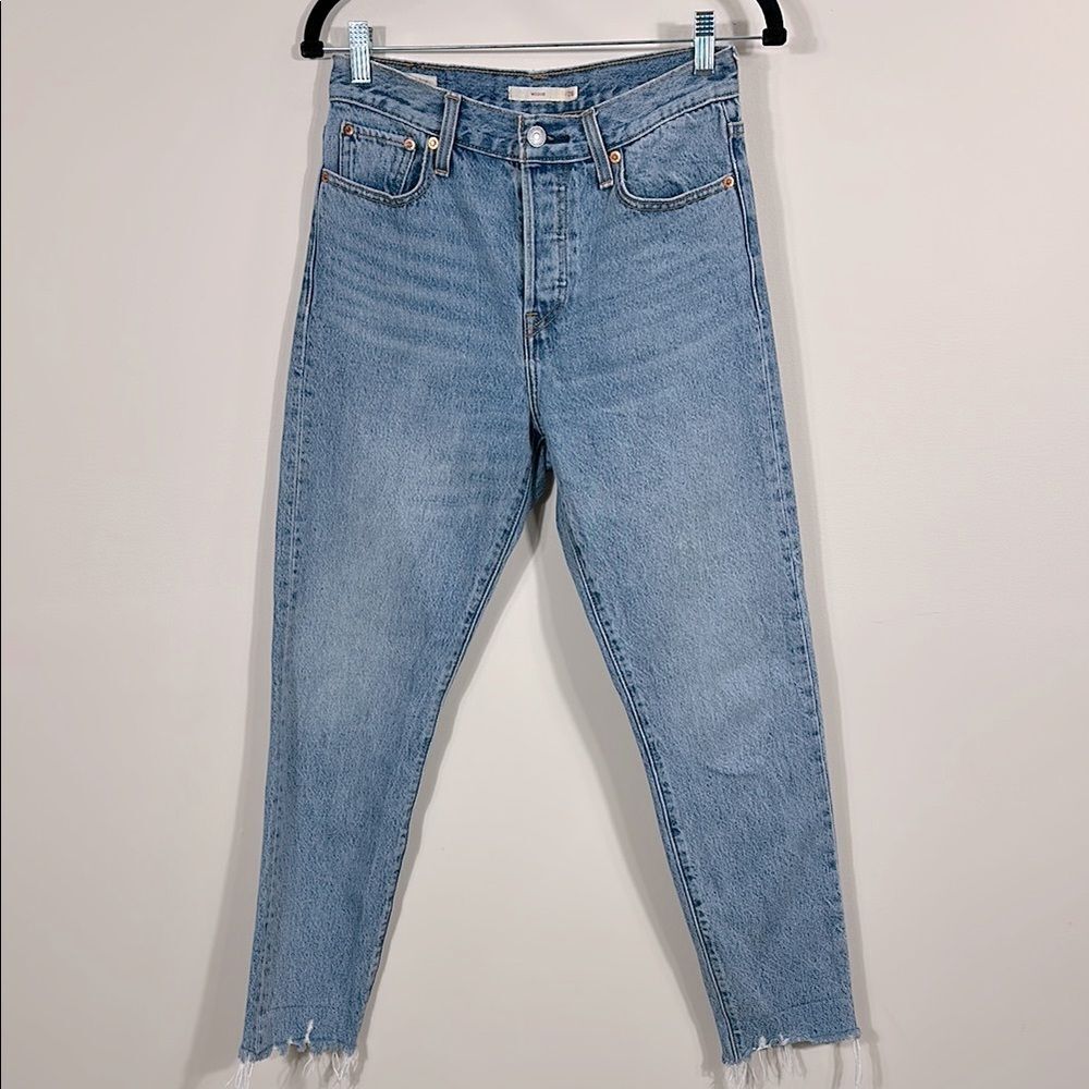 Levi’s Raw Hem Wedgie Icon Fit Ankle Button Fly Blue Jeans Cotton Women Size 26